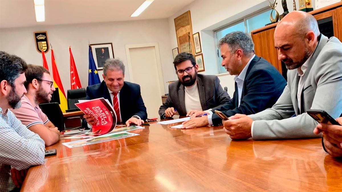 Tras la firma de un convenio del Ayuntamiento de Parla con la Federación de Béisbol y Softbol de Madrid.