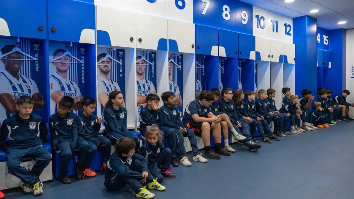 Más de medio centenar de jóvenes pudieron disfrutar del fútbol en estos días festivos