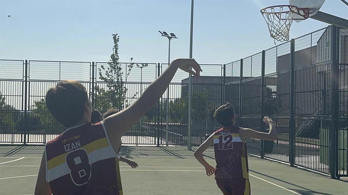 Apúntalos al campus de verano del Club de Baloncesto