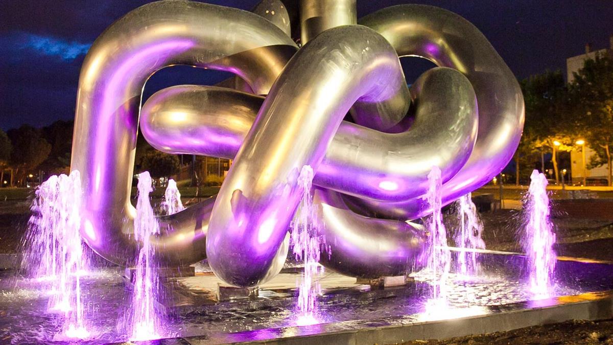 Durante el día de hoy, se iluminarán de rosa edificios municipales y fuentes ornamentales