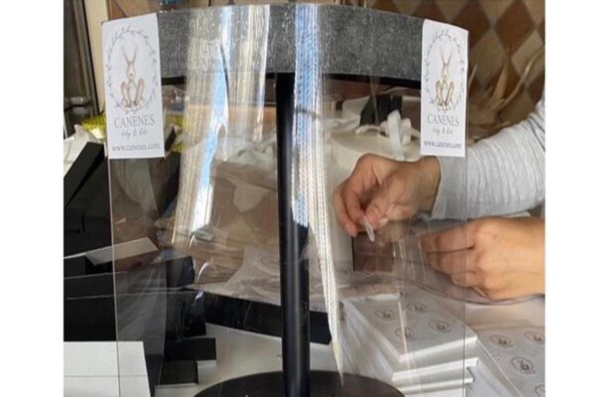 El consistorio humanense ha agradecido la acción solidaria de la dueña de esta empresa