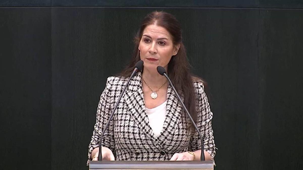 Carla Toscano invita a las feministas a "quitarse las gafas moradas" porque "les están cegando"