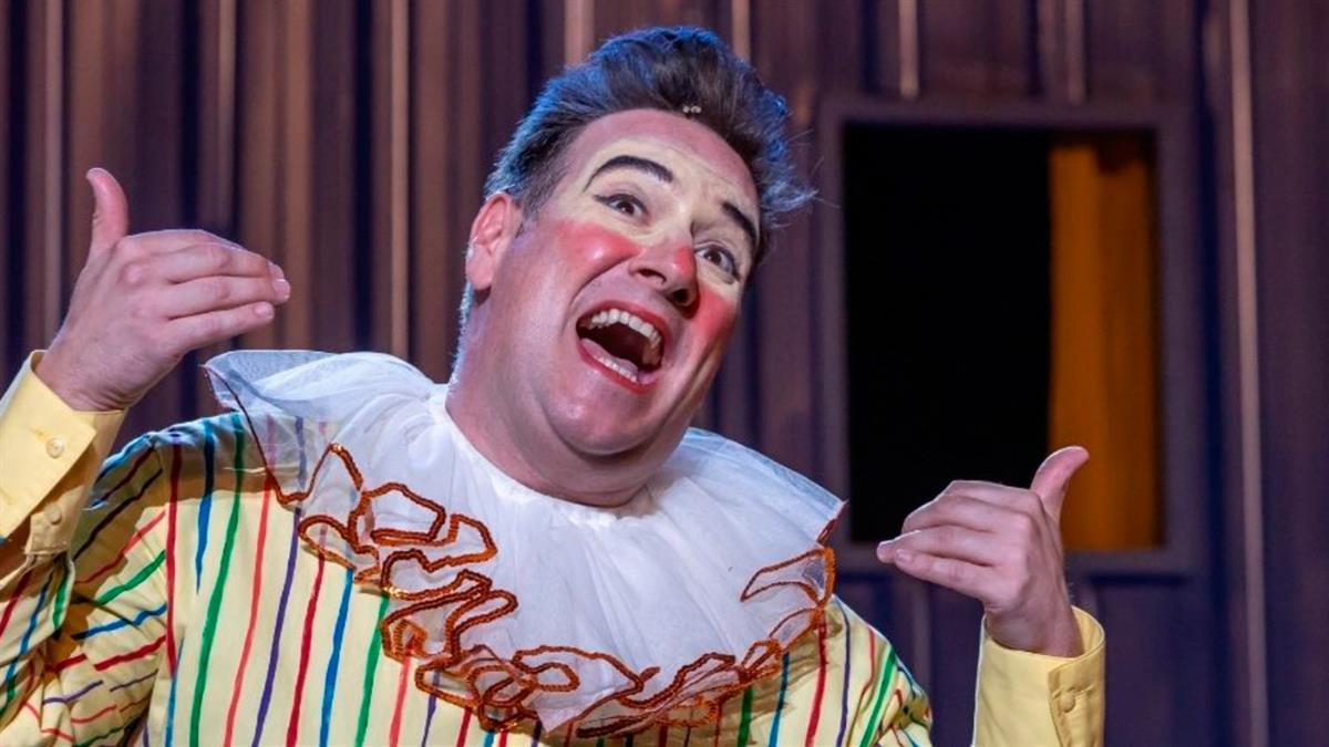 A partir del 9 de septiembre, muy libremente basado en las comedias de Plauto