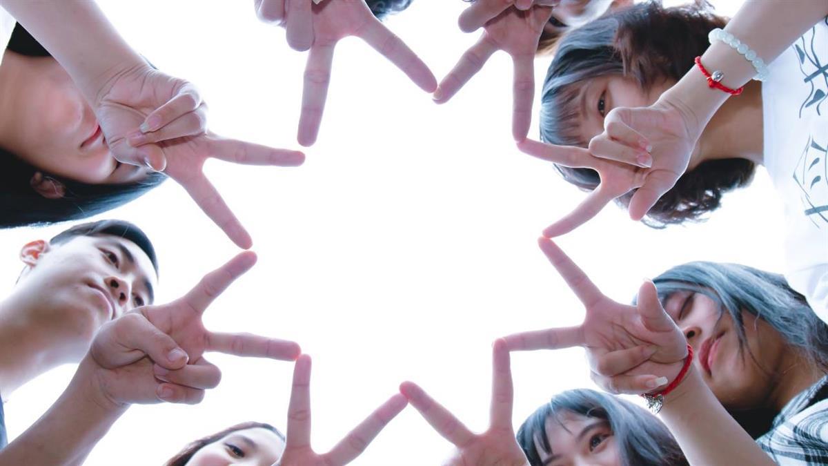 Este documento tiene importantes descuentos y actividades interesantes.