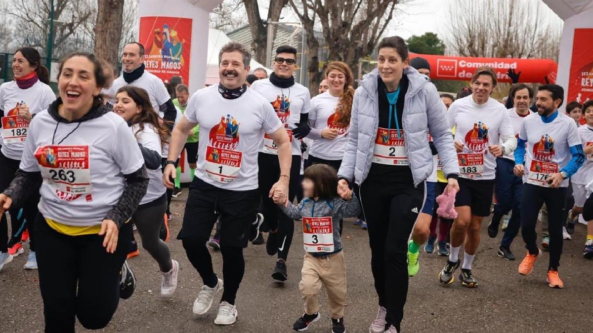 La capital dio la bienvenida a sus Majestades de Oriente con la tercera Carrera Popular de obstáculos de los Reyes Magos