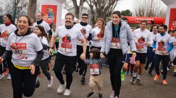 La capital dio la bienvenida a sus Majestades de Oriente con la tercera Carrera Popular de obstáculos de los Reyes Magos
