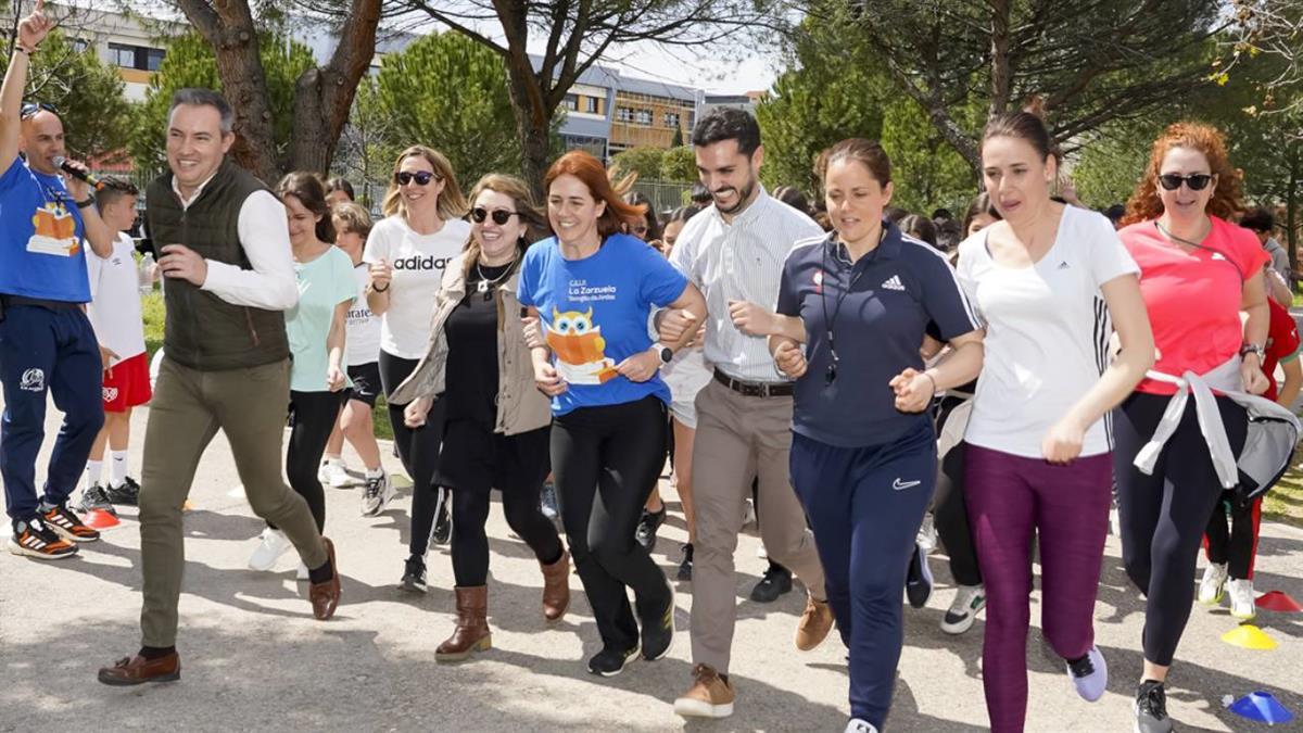 Los estudiantes han aportado de manera voluntaria, alimentos no perecederos que serán destinados al Comedor Solidario
