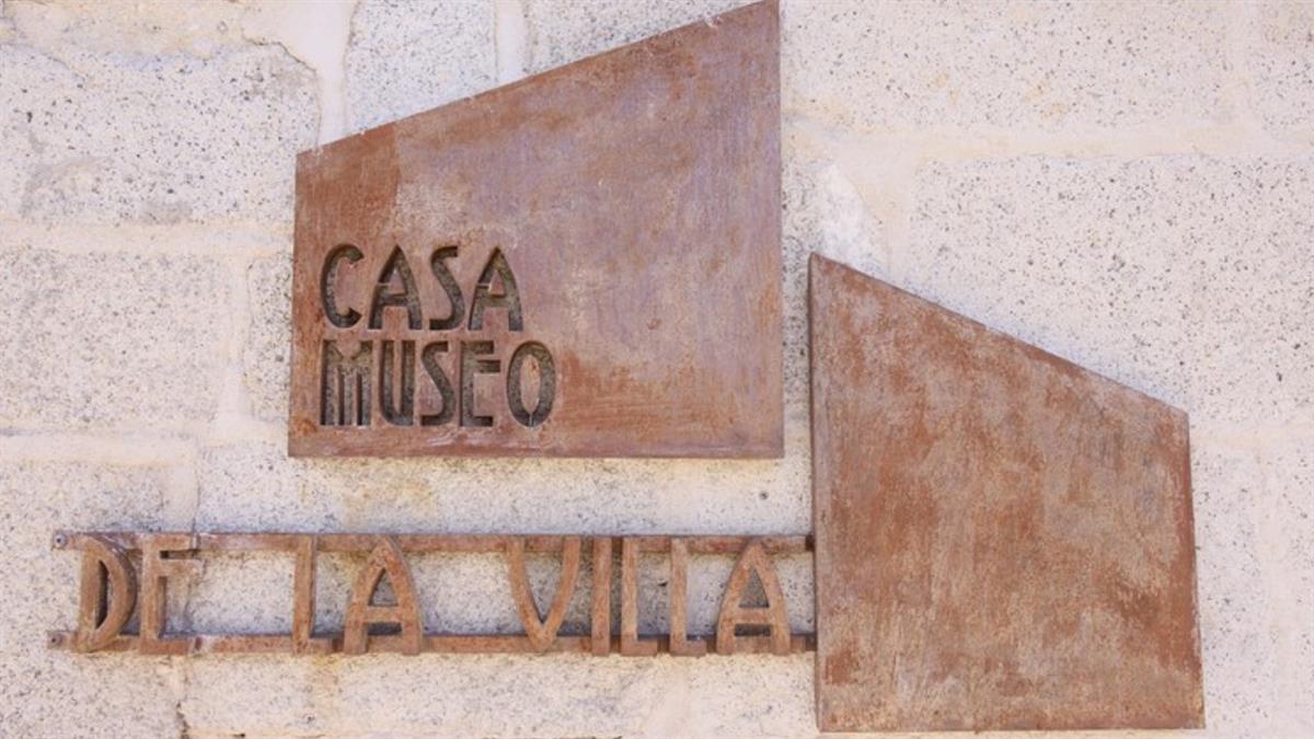 Se han desarrollado importantes trabajos internos de catalogación, revisión y reestructuración de los fondos