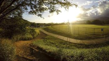 Consiste en el suministro, colocación, instalación y legalización de la instalación deportiva 