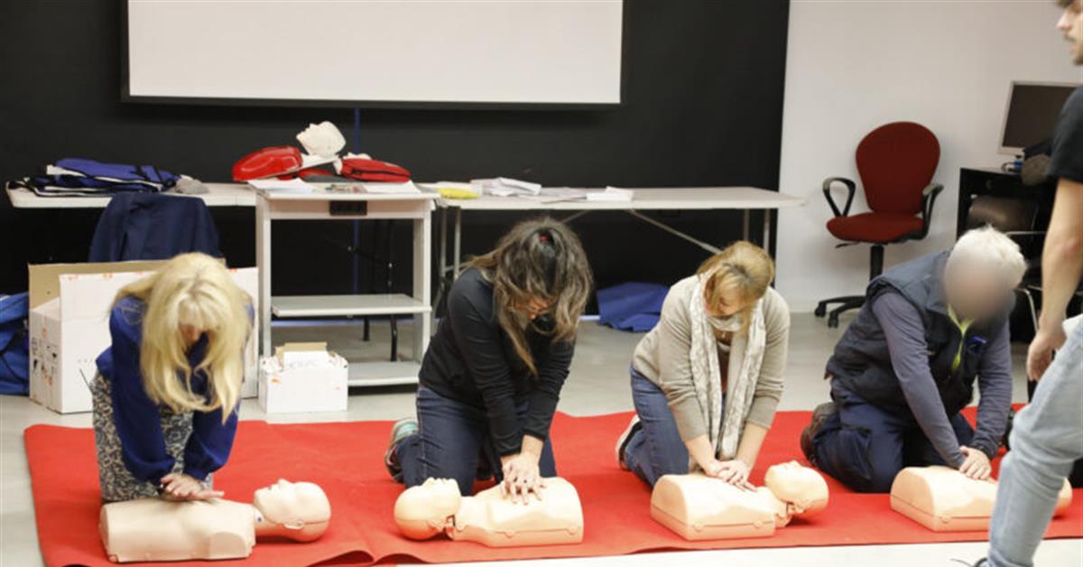 El personal recibe formación presencial teórica y práctica para su utilización