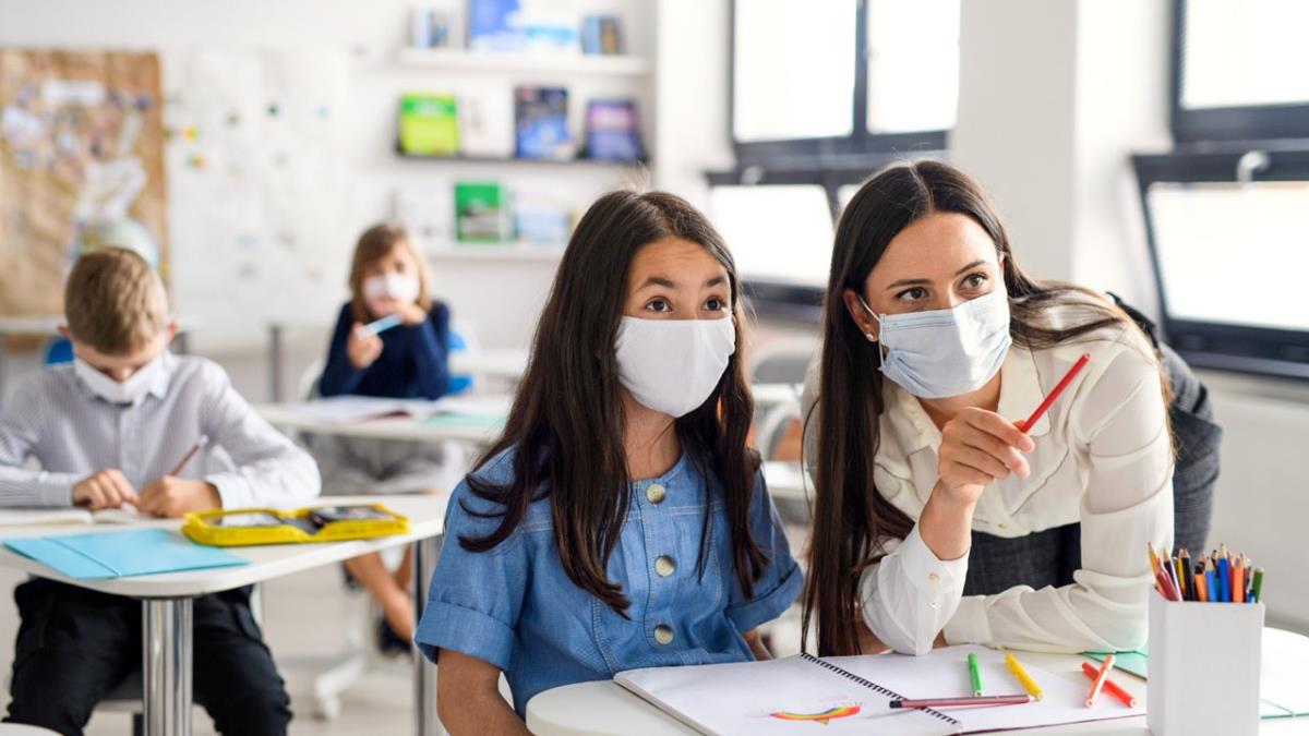 Se hacen a los docentes y trabajadores vulnerables del Área Territorial Este