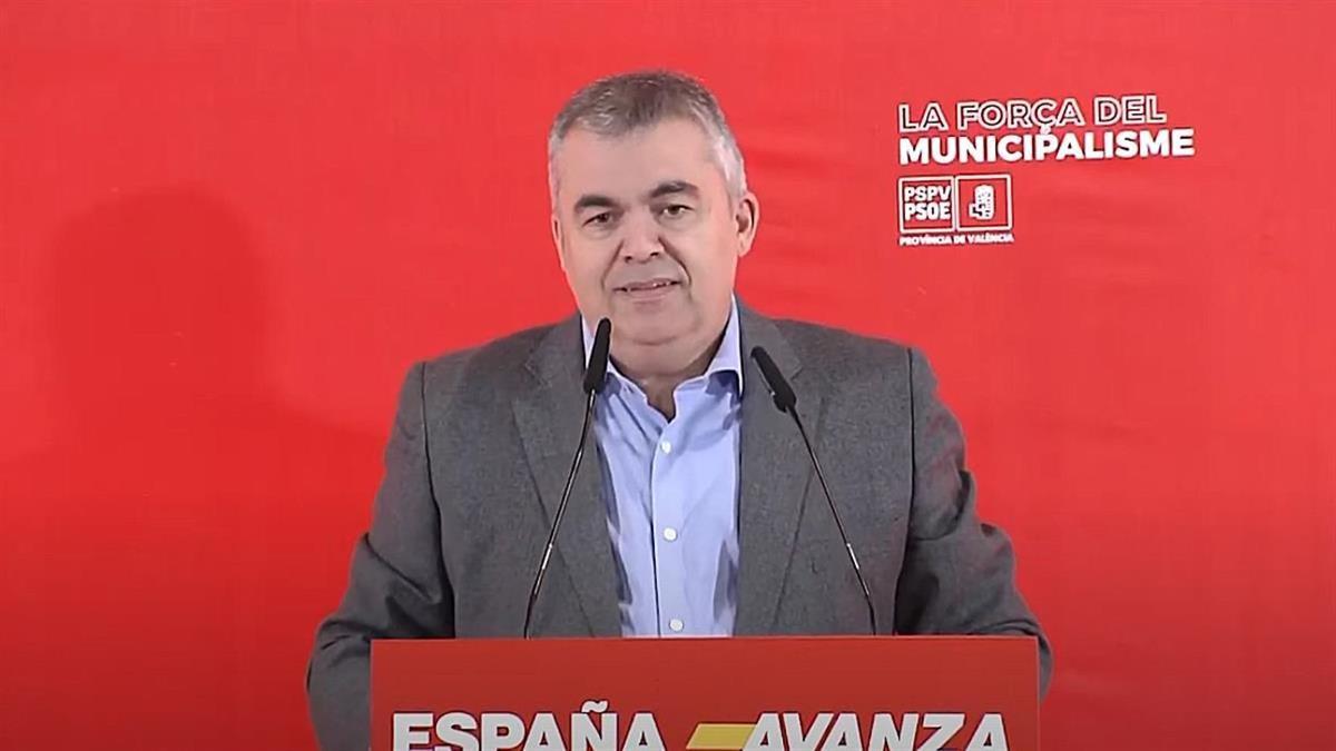 Los abogados del ex dirigente socialista consideran que el Supremo le mantiene en prisión vulnerando sus "derechos fundamentales"