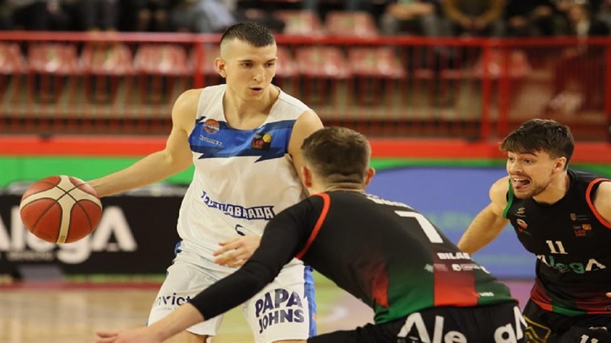 El Grupo Alega Cantabria mando en el marcador de principio a fin y ambos se sitúan ahora empatados a puntos en la tabla.