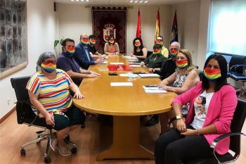 Lee toda la noticia 'El Día Internacional del Orgullo LGTBI se celebrará de forma online'