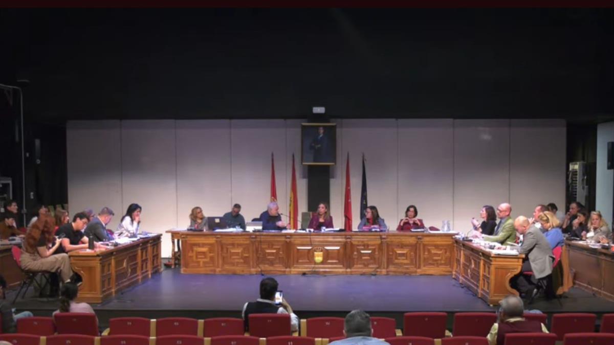 El PP denuncia que la alcaldesa "retira la palabra del PP al preguntar por presunta corrupción"