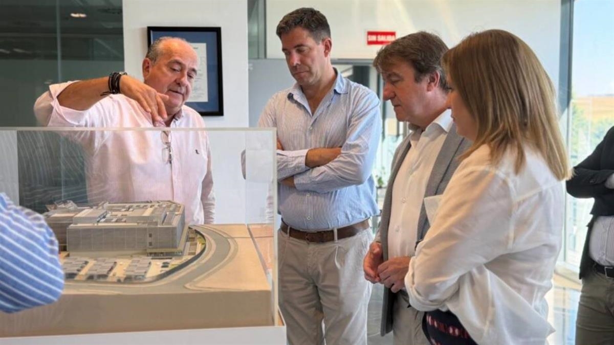 El alcalde ha visitado el Centro de Proceso de Datos de BBVA