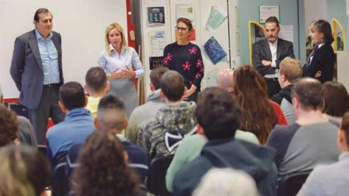 De los 10 meses que duran los cursos, los alumnos dedicarán un 30% del tiempo a formación y un 65% a trabajar con un contrato temporal