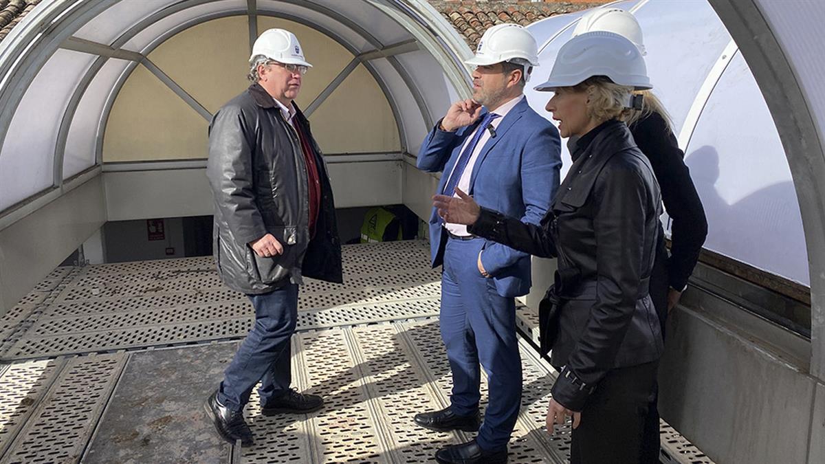 Las obras concluirán con la rehabilitación del canalón perimetral y el cambio de bajantes