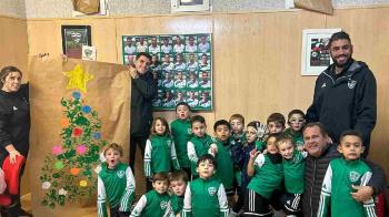 Los chupetines y prebenjamines han decorado la sede del club 