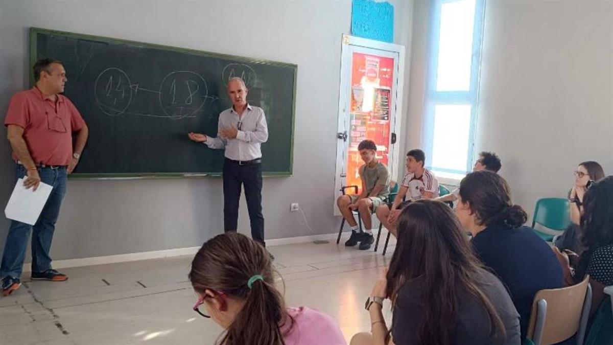 Impartida por dos abogados del turno de oficio de menores
