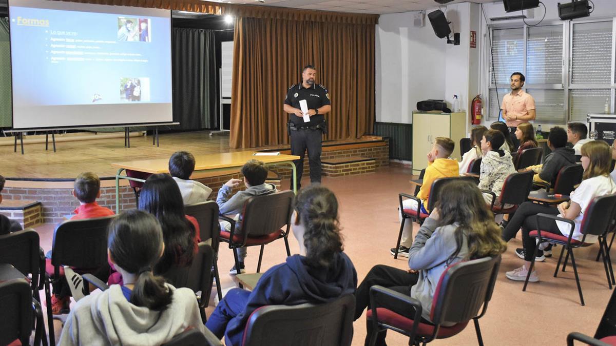 Alumnos de Villaviciosa recibirán charlas formativas para enfrentar estas situaciones