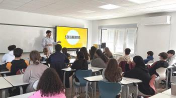 El Servicio de Obstetricia y Ginecología imparte charlas en los centros educativos de la ciudad