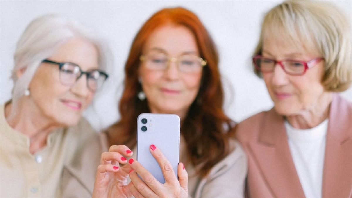 Un programa integral para dotar a los mayores de herramientas prácticas con las de afrontar los retos de su vida diaria
