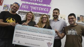 Club Amigos y PAMA reciben un cheque solidario tras el evento ‘Córtate Madrid-Alcorcón’