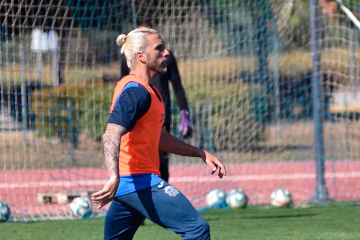 El defensa ha anunciado que deja el fútbol temporalmente