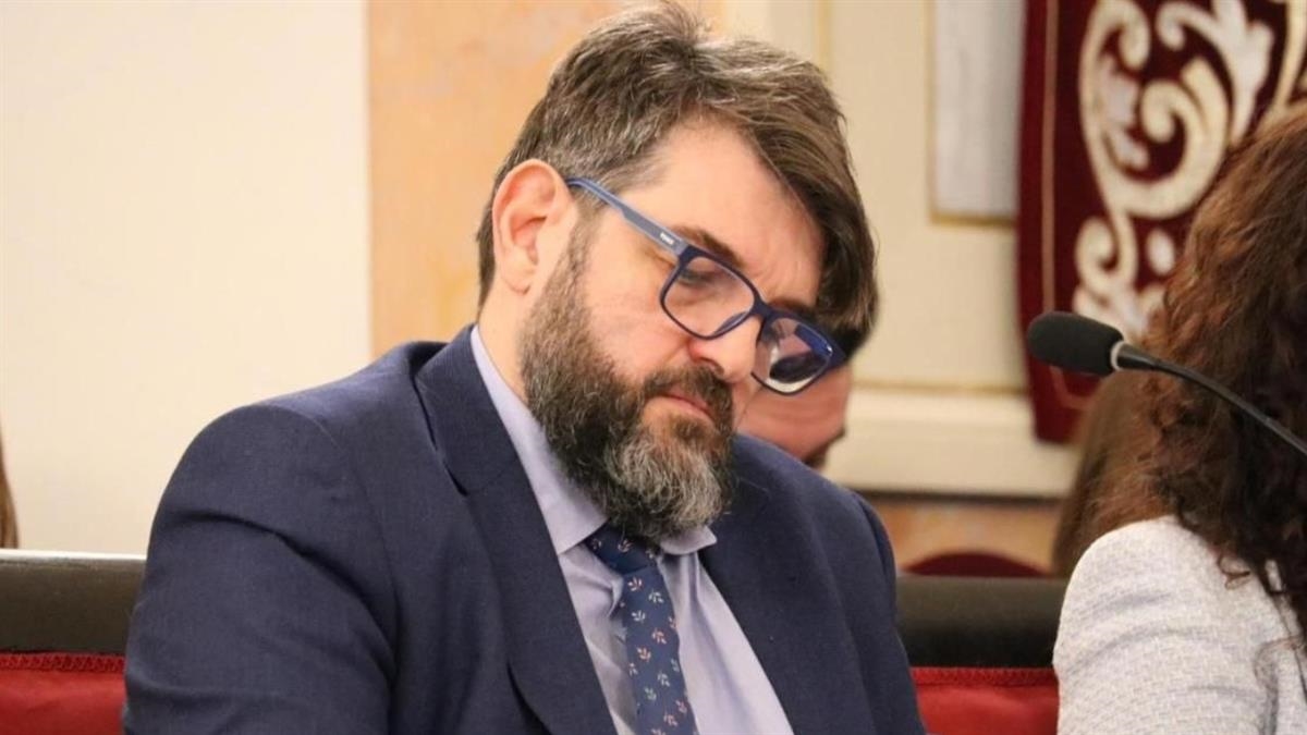 El partido de Acosta acusa al PP de "no hacer los deberes" en la Ciudad Deportiva