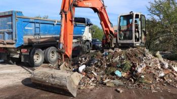 El ayuntamiento continúa retirando residuos e incrementa las sanciones
