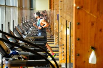 La asistencia a la instalación deportiva tuvo lugar bajo cita previa, con controles de temperatura a la entrada, estaciones de limpieza en todos los espacios deportivos y el cumplimiento del distanciamiento social