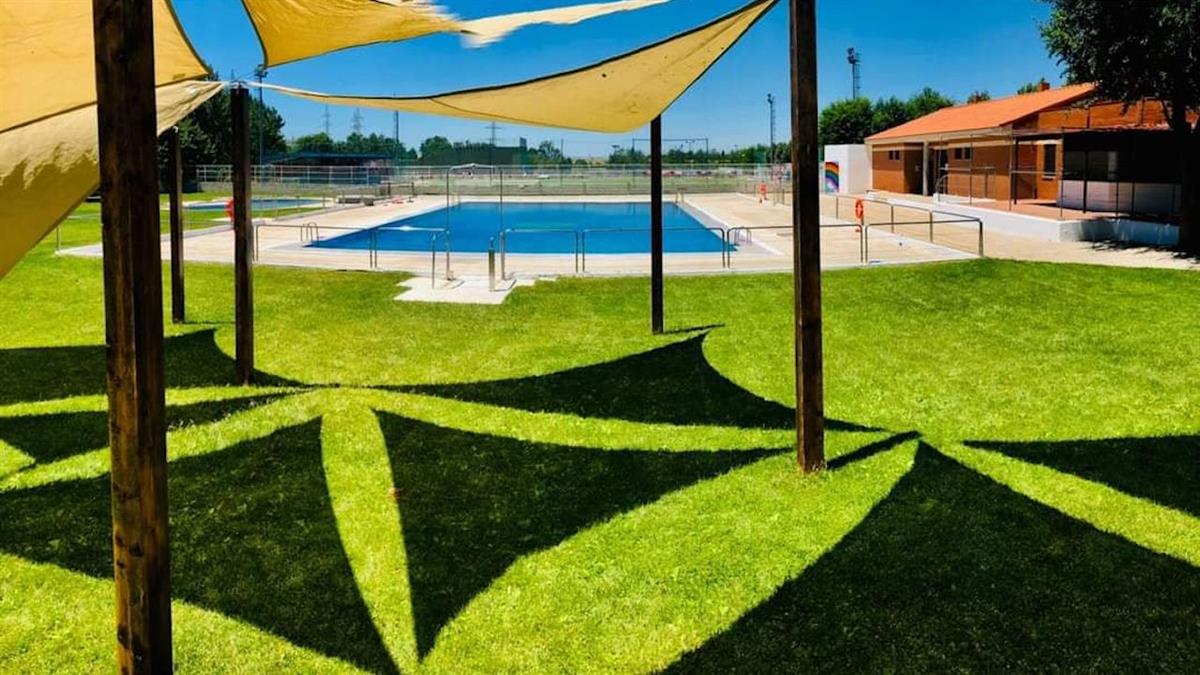 La instalación sigue cerrada por una avería y el PSOE ha lanzado duras críticas por la gestión del equipo de Gobierno