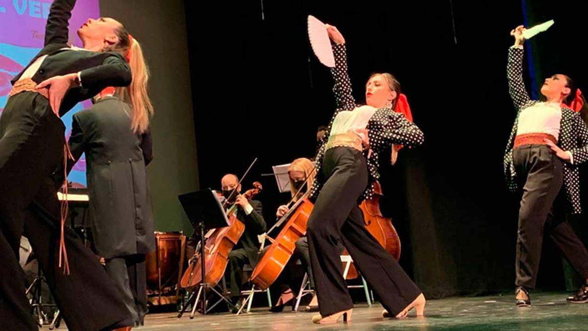 Con un espectáculo donde la música y una cuidada escena se unen