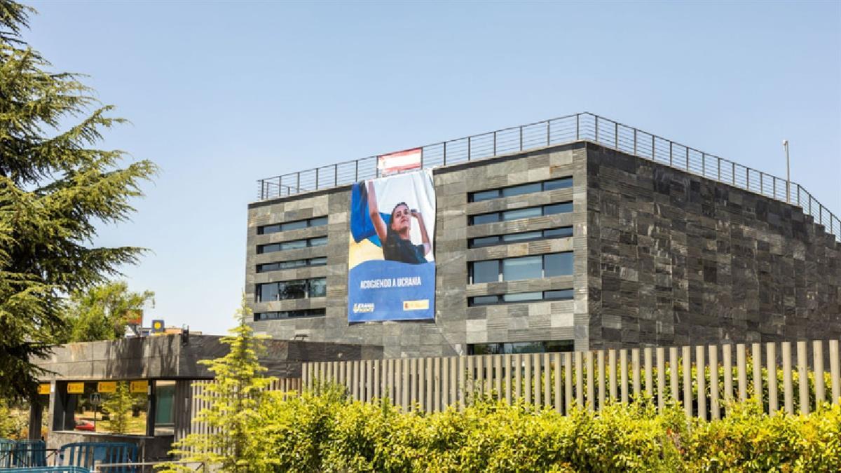 El Consistorio da cuatro meses al Gobierno, el doble del promedio de estancia, para que realoje a los residentes 