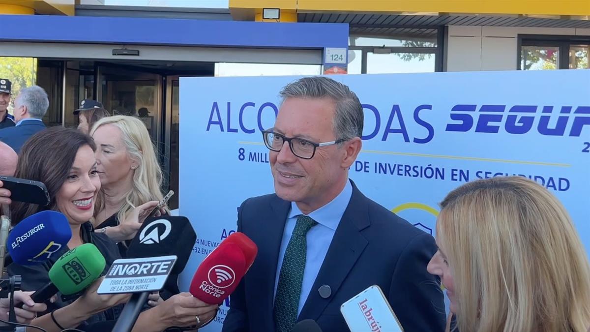 El secretario general del PP en la región pide al delegado del Gobierno que mejore las condiciones laborales de los agentes