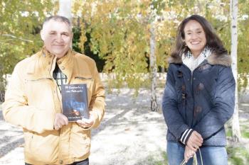El autor alcalaíno, que cuenta con más de 8.000 seguidores en Instagram, presenta su nuevo libro, a la vez que su página web