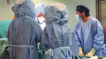 La plataforma modular de hombro está compuesta de un metal ultraporoso con un alto coeficiente de fricción que mejora la fijación y favorece la integración con el hueso