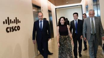 La presidenta de la Comunidad de Madrid se reúne con la multinacional para firmal el pacto