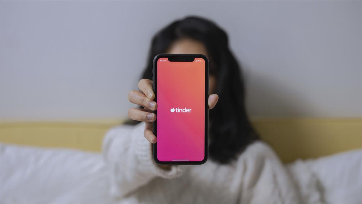 Las parejas deciden tomarse las cosas con calma: romanticismo por delante del sexo