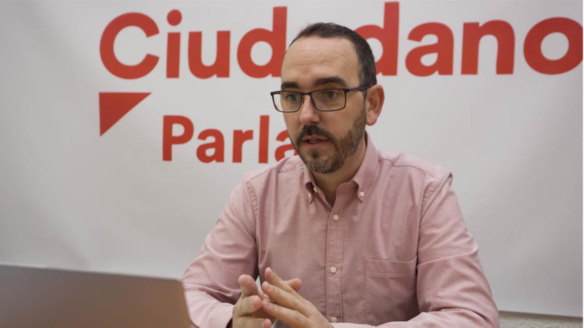 Ciudadanos (Cs) Parla solicita hacer mejoras en los autobús del servicio especial de Cercanías.