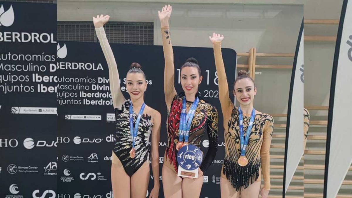 Además, logró el ascenso a primera categoría del equipo 
