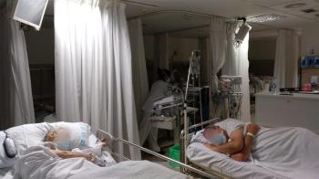 Los sanitarios de urgencias han difundido imágenes y vídeos de la situación que se vive en el hospital
