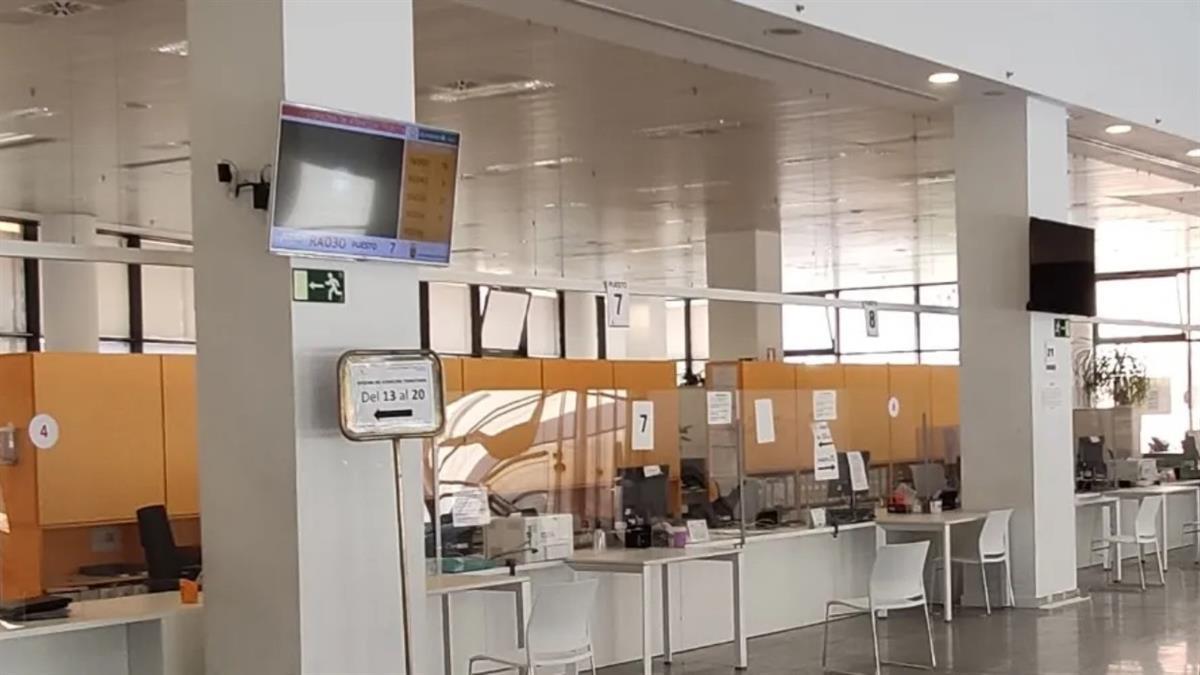 El PP considera que se debe al "alto número de vecinos que acuden a reclamar la tasa de basuras"