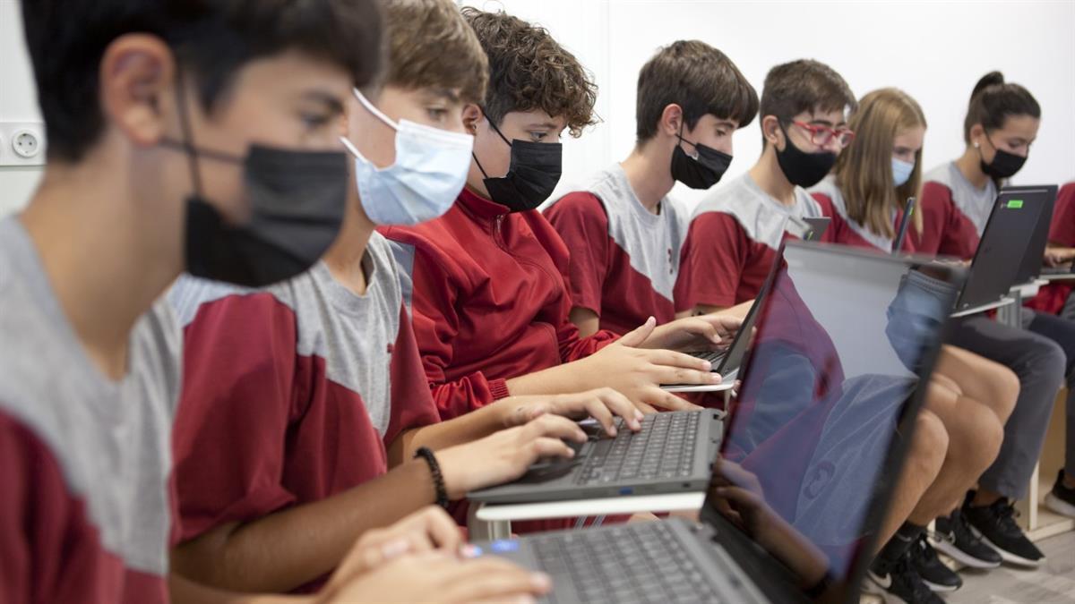 El centro se sitúa así en la vanguardia educativa por sus innovadoras metodologías y el uso de tecnología en el aula.
