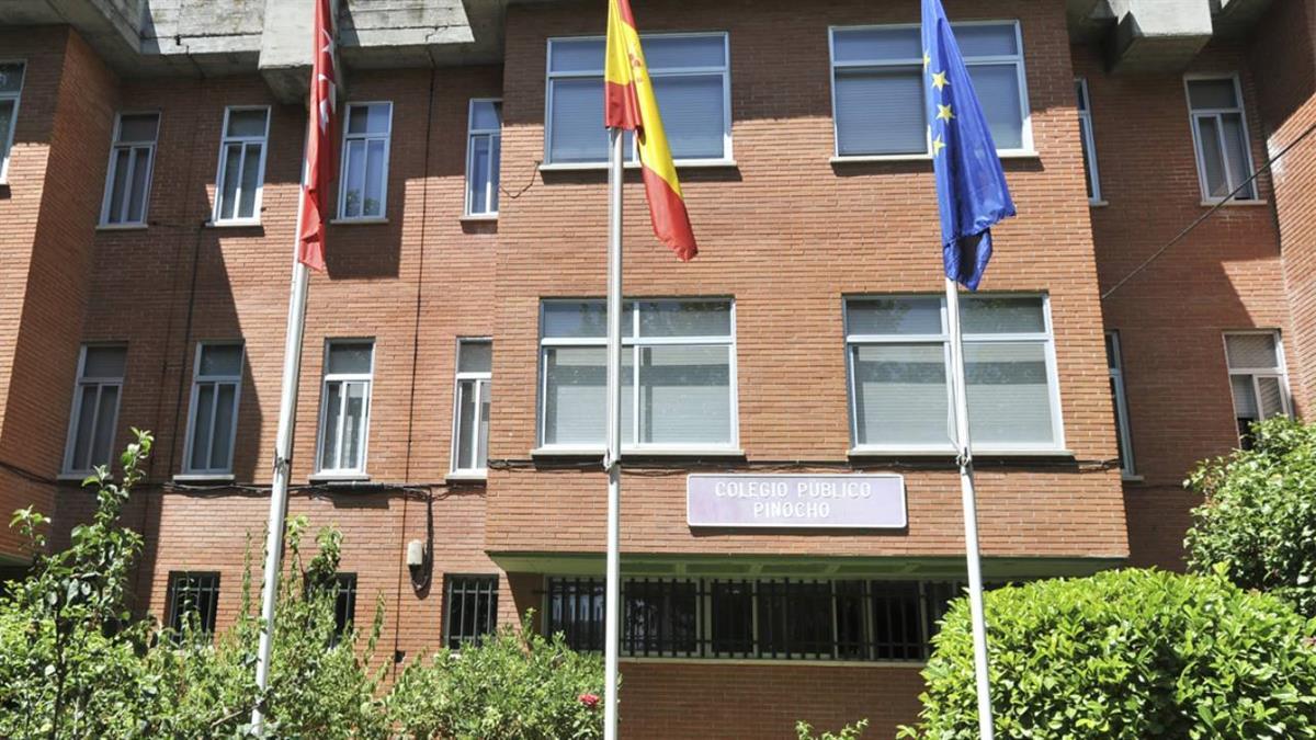 En la actualidad, este centro educativo torrejonero no cuenta con este tipo de instalación, teniendo adaptada una sala de uso polivalente para la actividad física