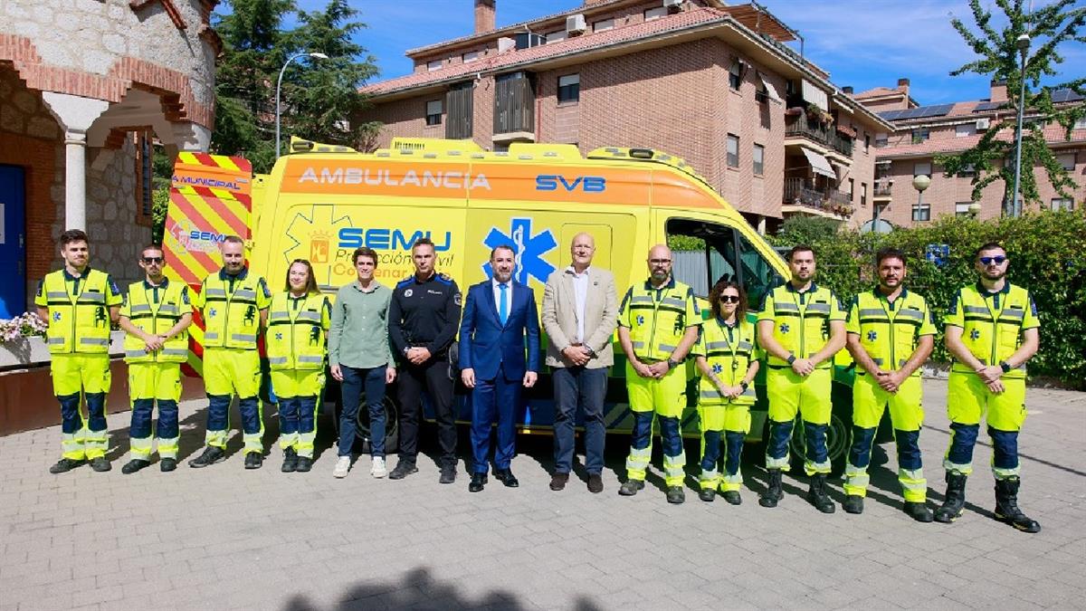 El Ayuntamiento renueva el servicio de emergencias municipal con el estreno de una nueva ambulancia
