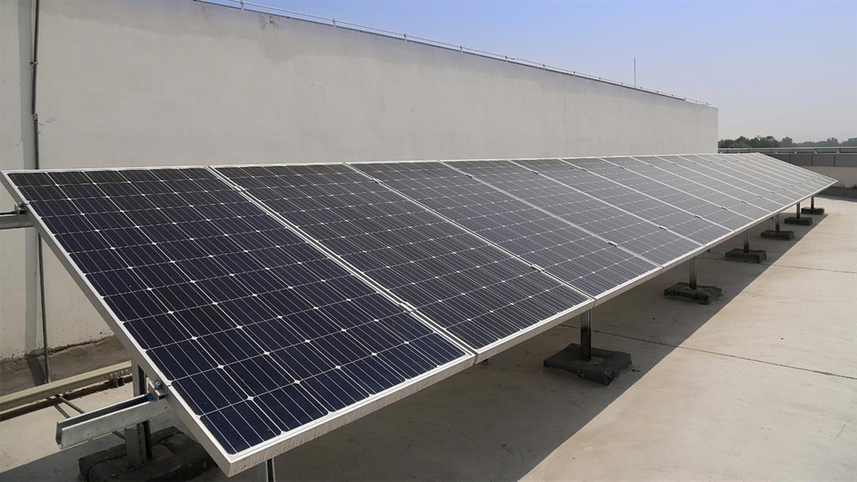 Además, el Ayuntamiento prevé realizar una gran "Operación Led"