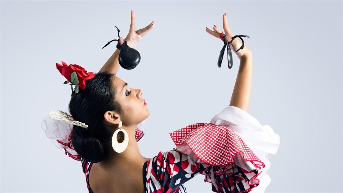 La Plaza de Toros se llena de cultura y tradición para celebrar estas fechas