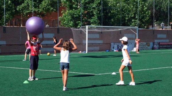 Conciliación, entretenimiento y actividad física con las colonias deportivas de verano